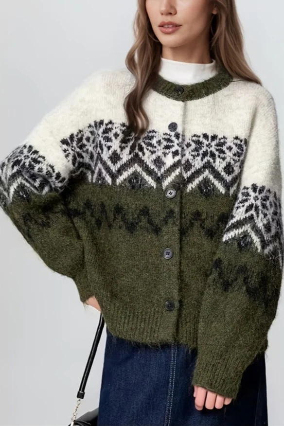 Colorblock Loose Fit Snowflake Knit Sweater - Image 2
