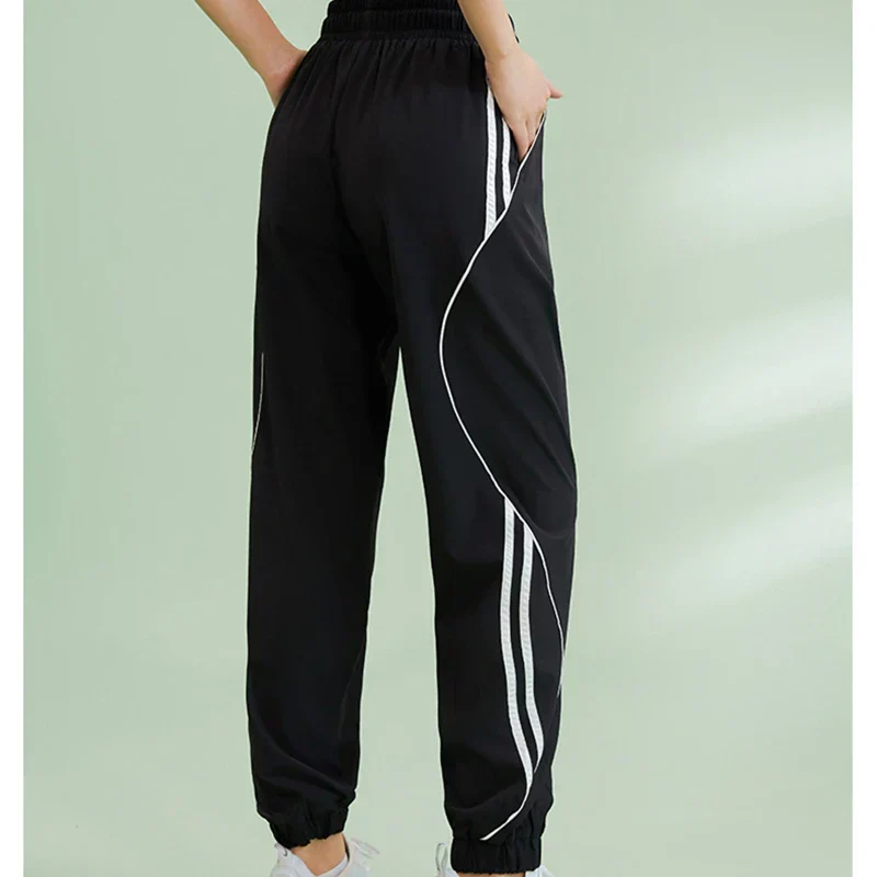 Contrasting Colors Side Pocket Sweatpants - Image 8