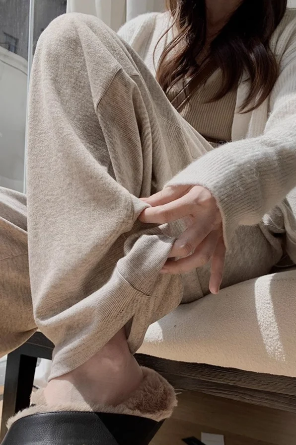 Plush Deep Gray Oversized Knit Pants - Image 2