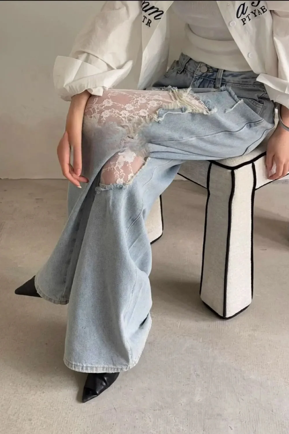 Lace Patchwork Ripped Loose Jeans - Image 11