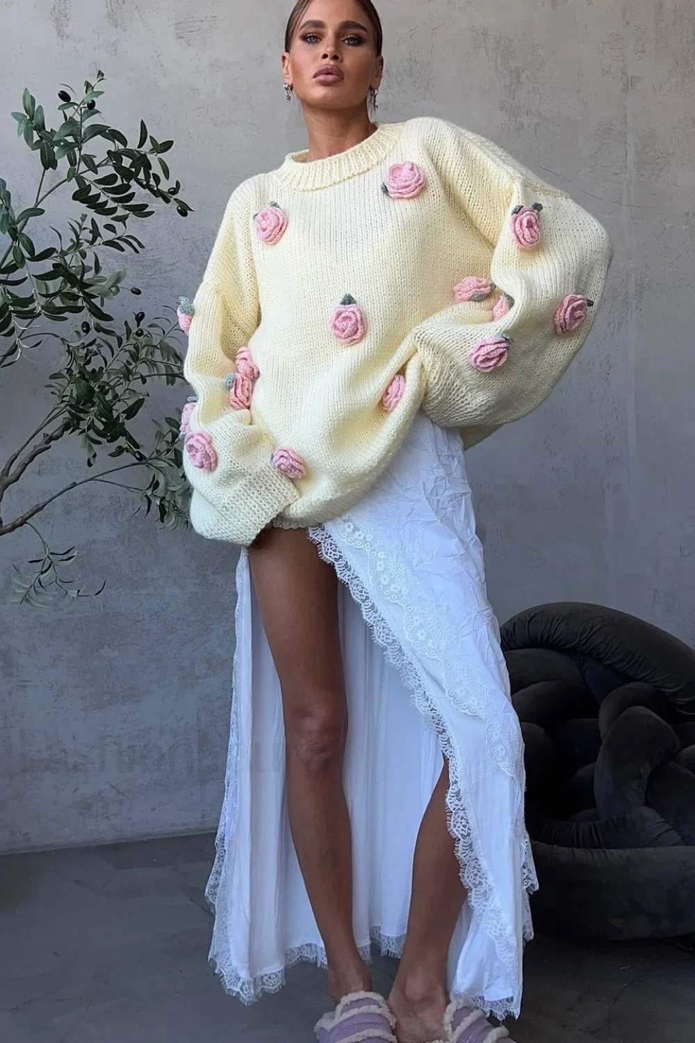 Minimalist 3D Floral Knit Sweater - Image 3