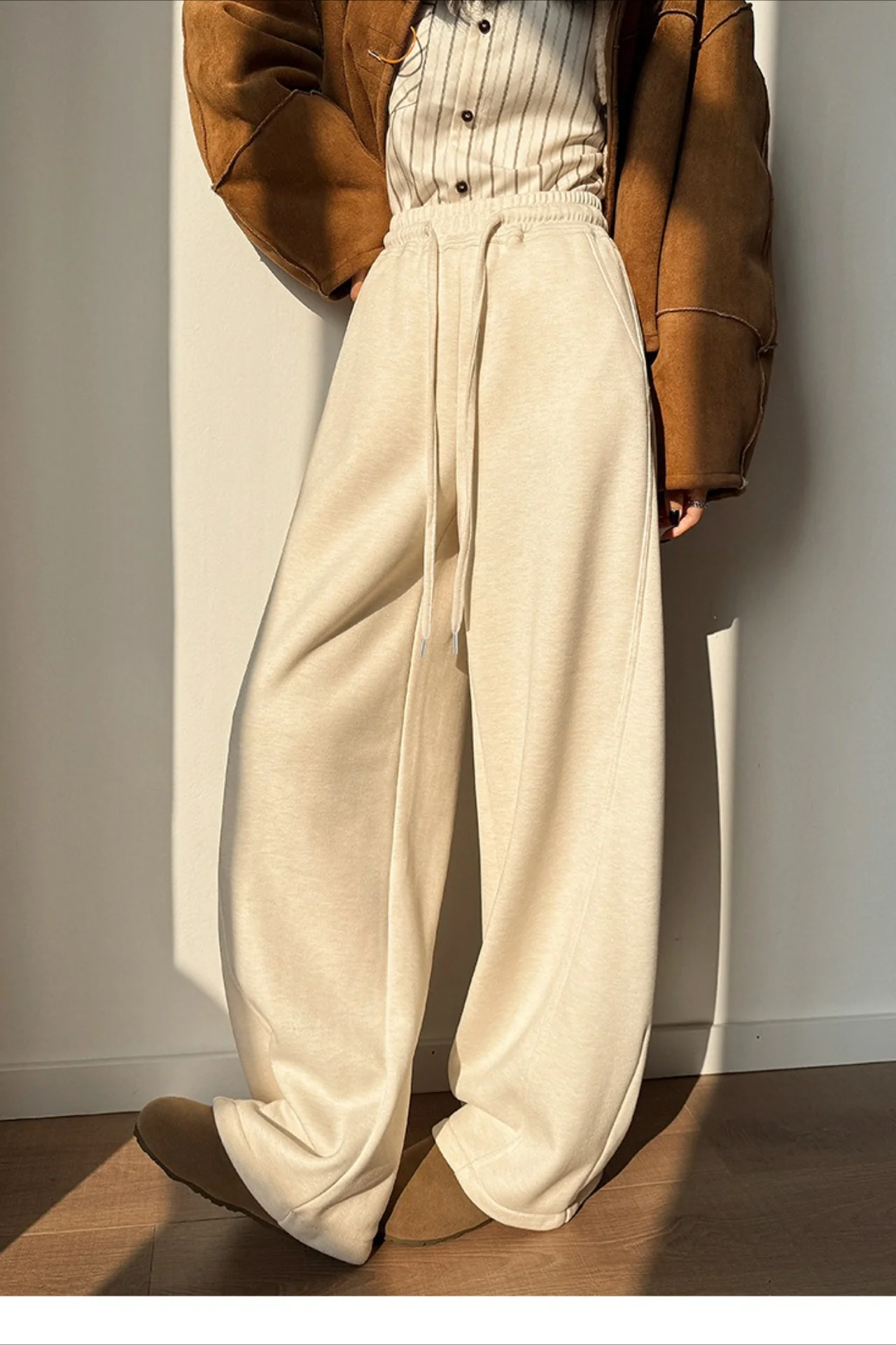 Solid Plush Wool Curved Knit Pants - Image 3