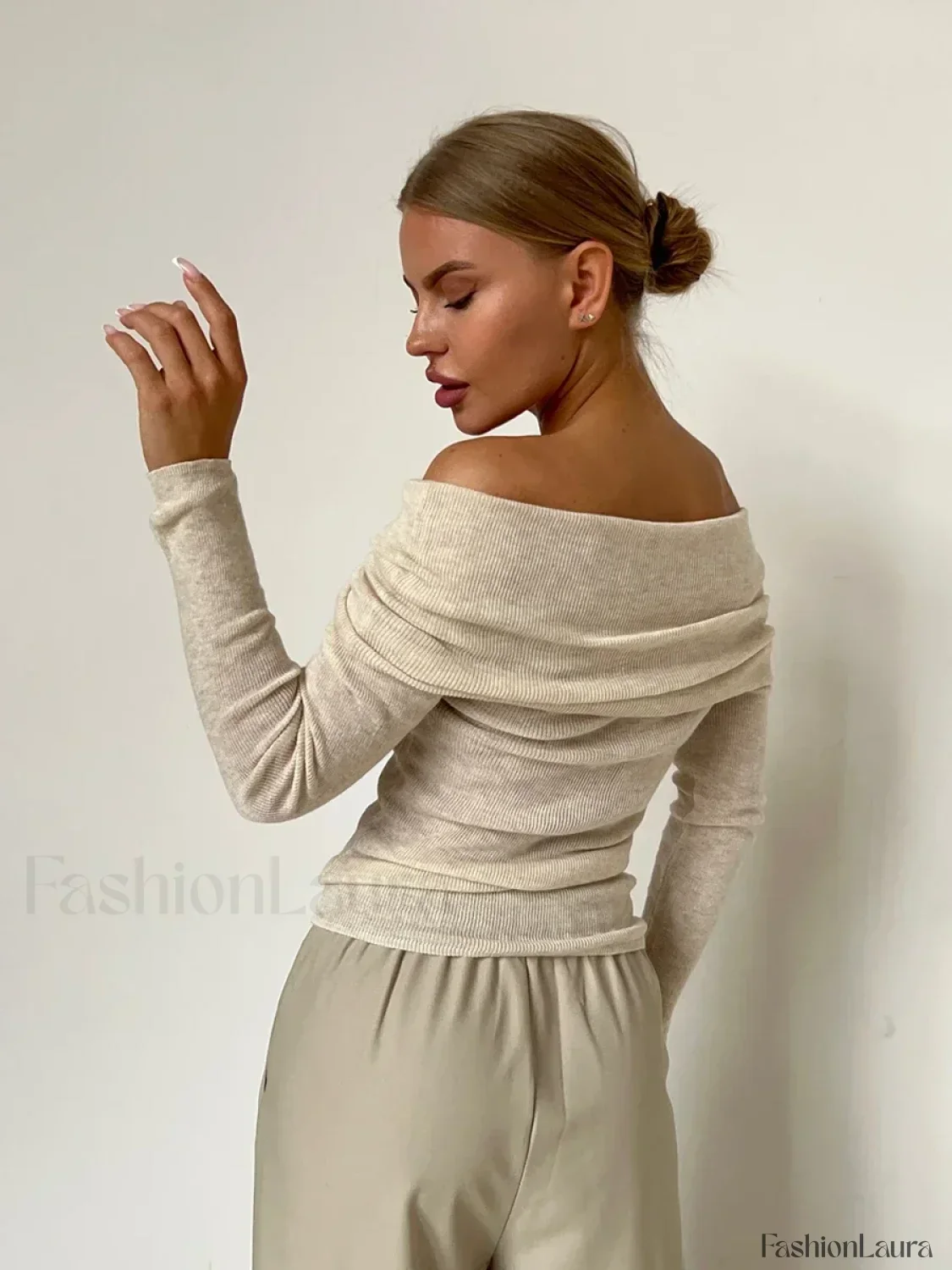Wool Slim Off-Shoulder T-Shirt - Image 21