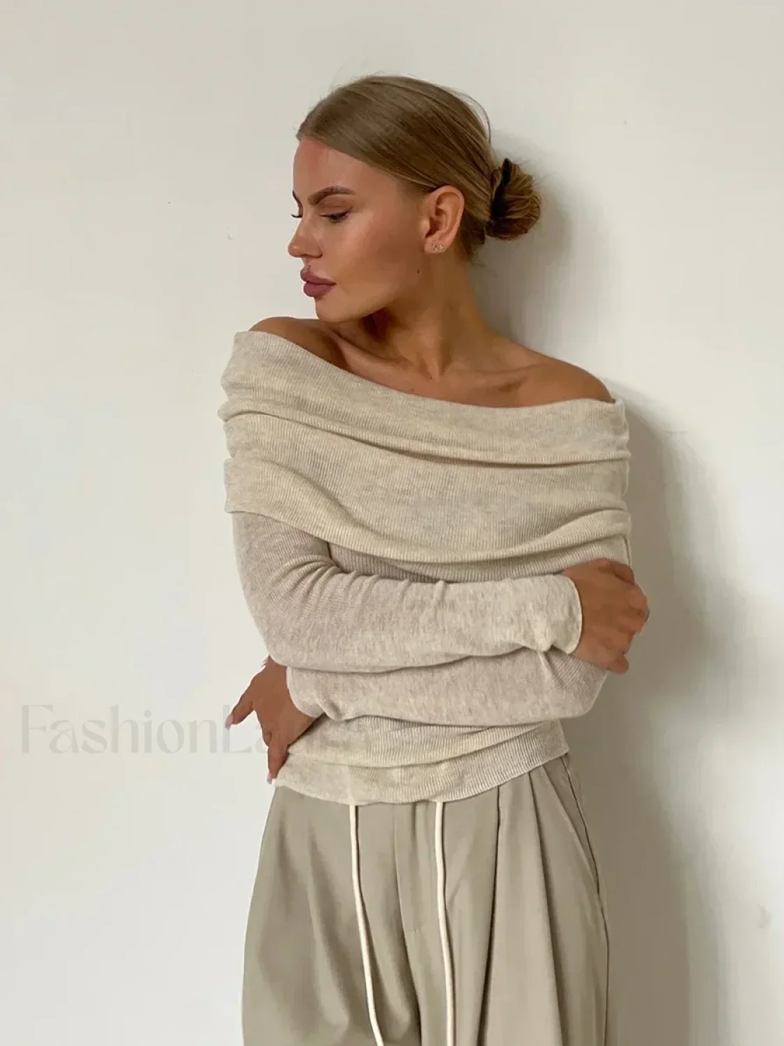 Wool Slim Off-Shoulder T-Shirt - Image 4